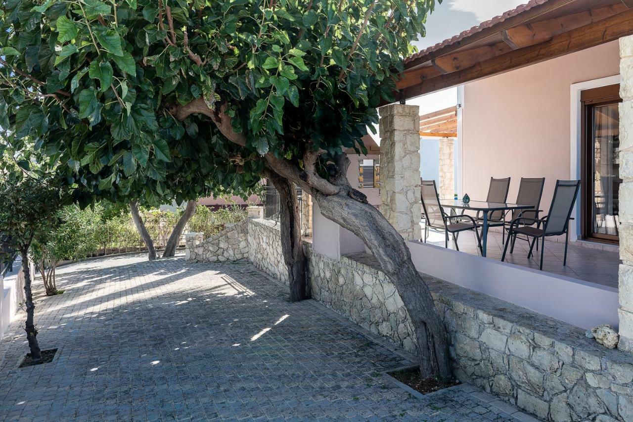 Villa Lila Hill House Stalós Exterior foto